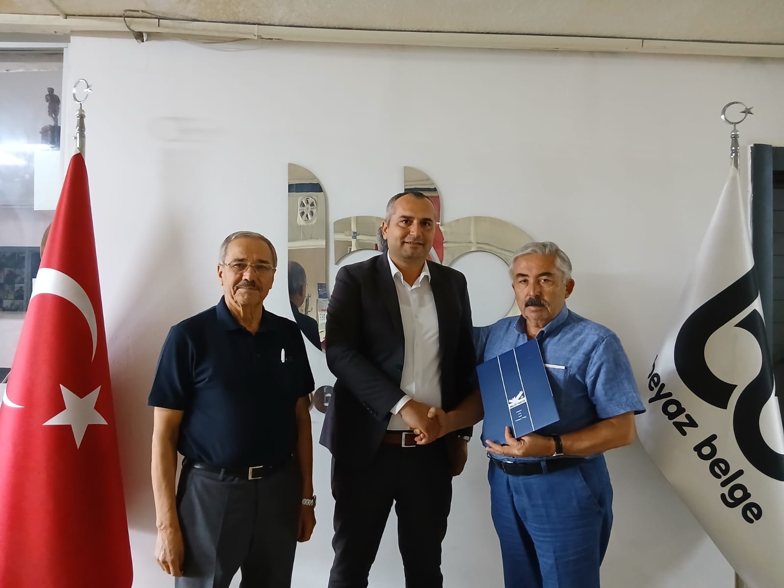 Millet Partisi İl Başkanı Selehattin Genç ve İl Muhasibi İsmail Gün’den Beyaz Belge’ye Ziyaret