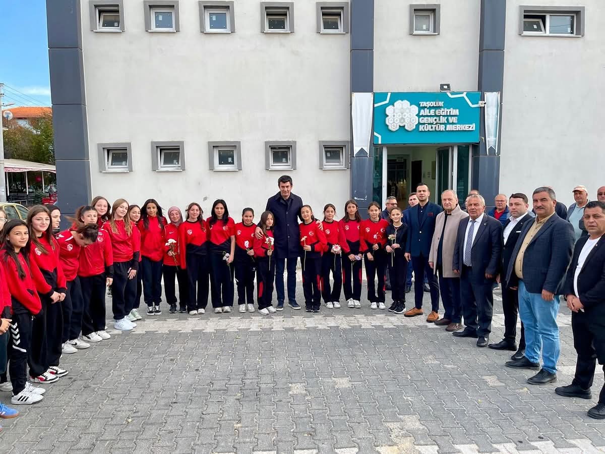 Taşoluk Spor Kulübü Sporcularına Ödül Töreni Düzenlendi