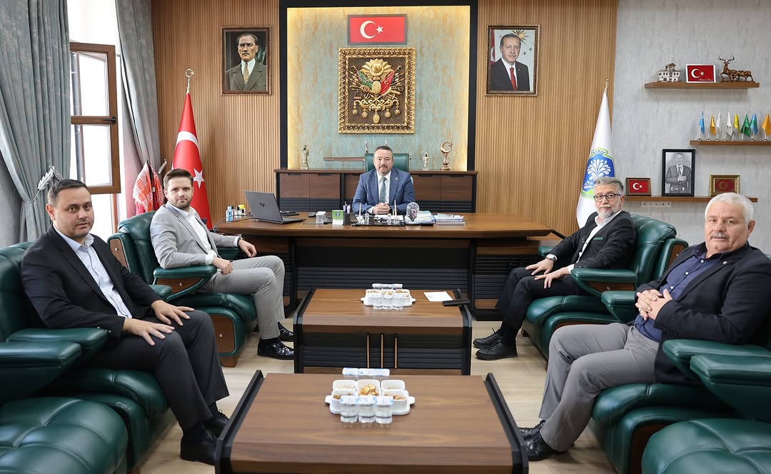 Antalya Afyonkarahisarlılar Derneği Heyetinden Sandıklı Belediye Başkanımız Adnan Öztaş’a Ziyaret