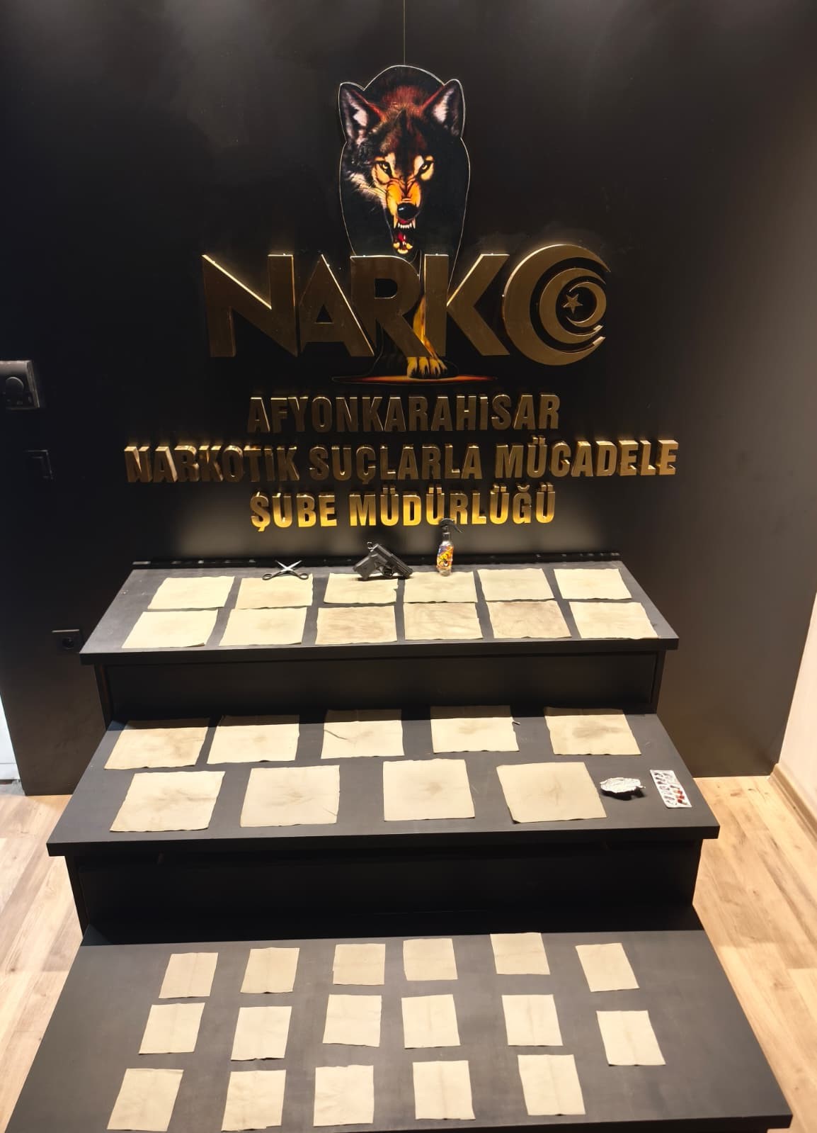 Afyonda Uyuşturucu Satmak Suçundan Tutuklandı