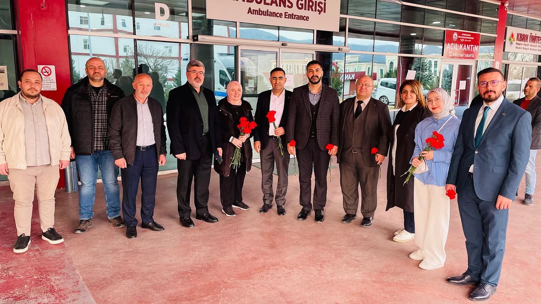 Afyonkarahisar AK Parti Milletvekili Avukat Ali Özkaya, 14 Mart Tıp Bayramı Dolayısıyla AFSÜ Hastanesinde Sağlık Çalışanlarını Ziyaret Etti