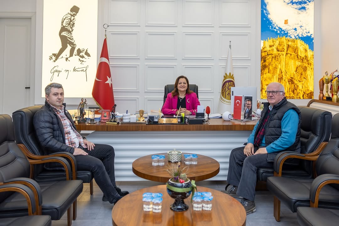 Afyonkarahisar Belediye Başkanı Burcu Köksal, Tahmaz Dil Okulu Kurucuları Hasan Tahmaz ve Engin Tahmaz ile Görüş Alışverişinde Bulundu