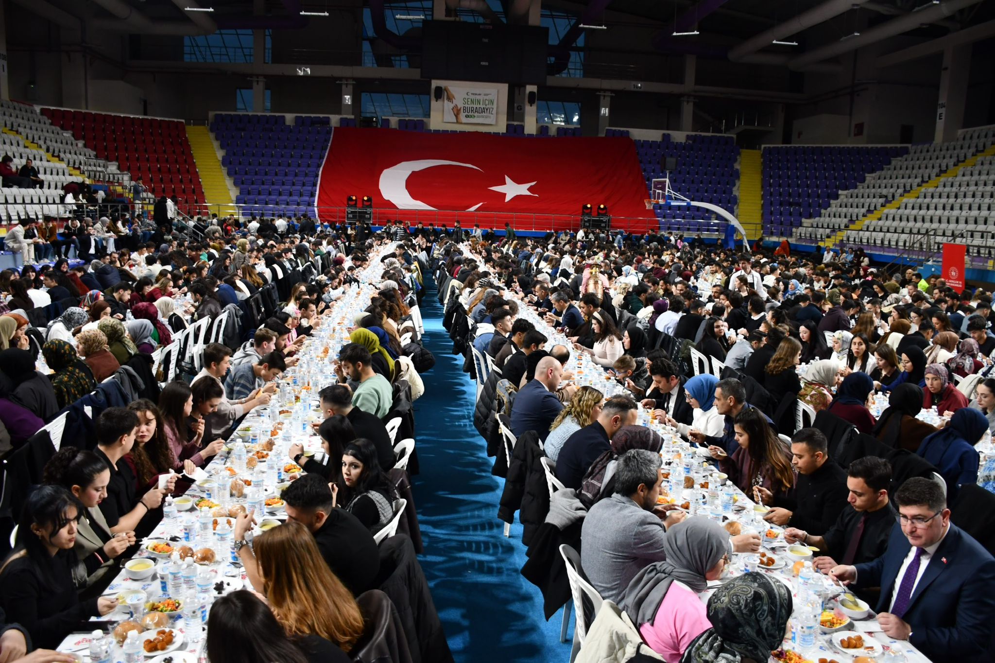 Afyonkarahisar’da Kampüs İftar Programı Gençleri Bir Araya Getirdi