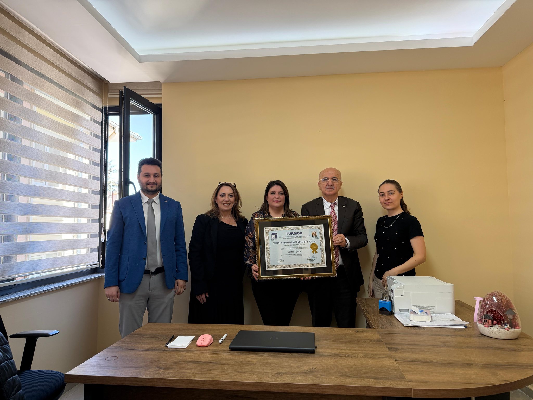 AFYONKARAHİSAR SMMMO, YENİ BÜRO AÇAN MALİ MÜŞAVİRLERİN HEYECANINA ORTAK OLDU