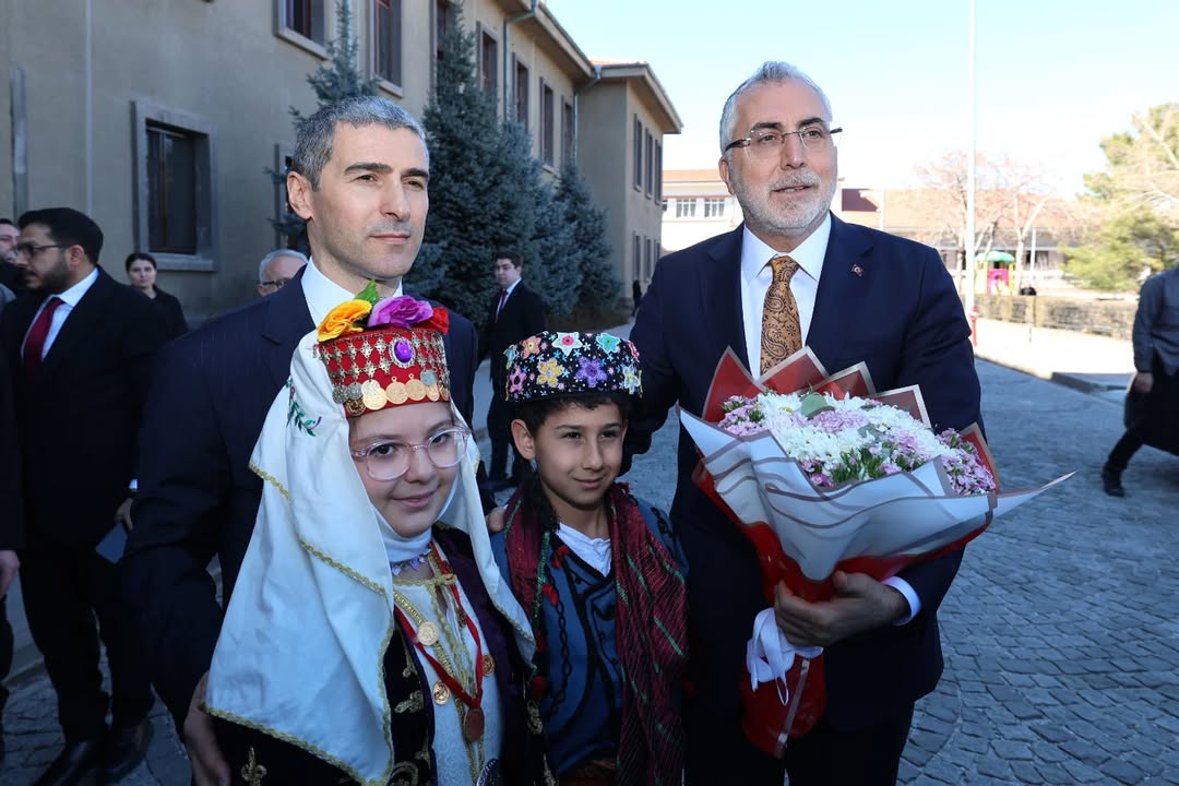 Afyonkarahisar Valiliği'nden Çalışma ve Sosyal Güvenlik Bakanı Ziyareti