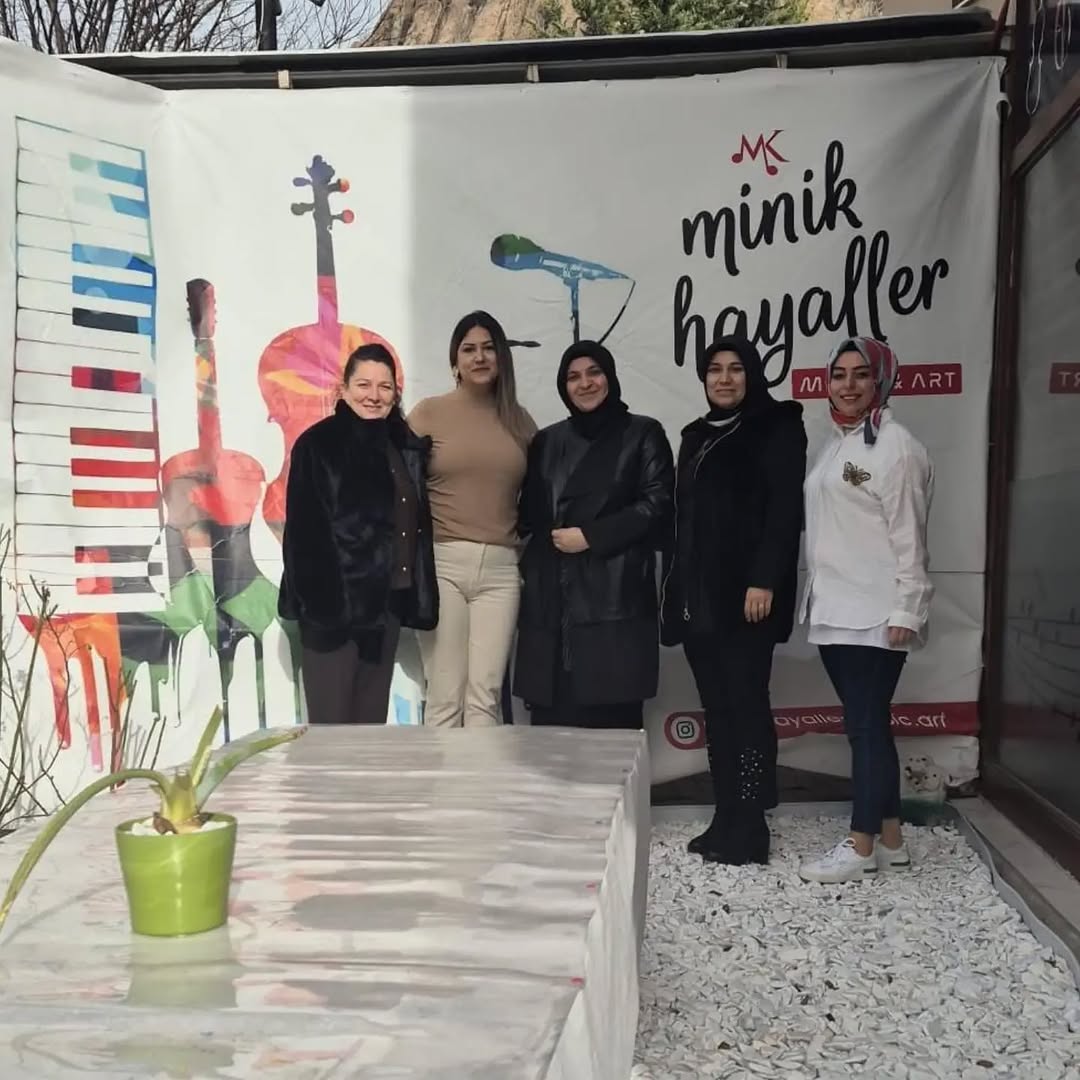 AK Parti Afyonkarahisar İl Kadın Kolları'ndan Geçmiş Olsun Ziyareti