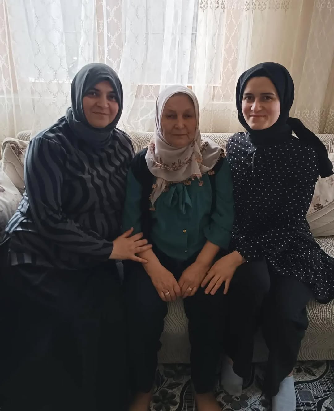 AK Parti Afyonkarahisar İl Kadın Kolları'ndan Vefat Eden Gelinin Mevlidine Katılım