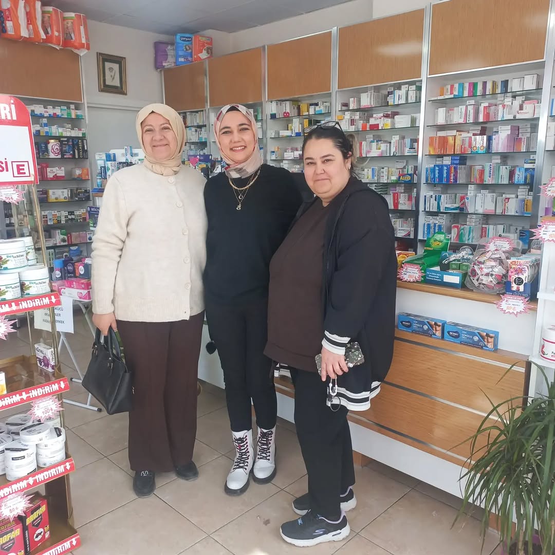 AK Parti Afyonkarahisar İl Kadın Kolları'ndan Yeni İş Yeri Açılışı Ziyareti