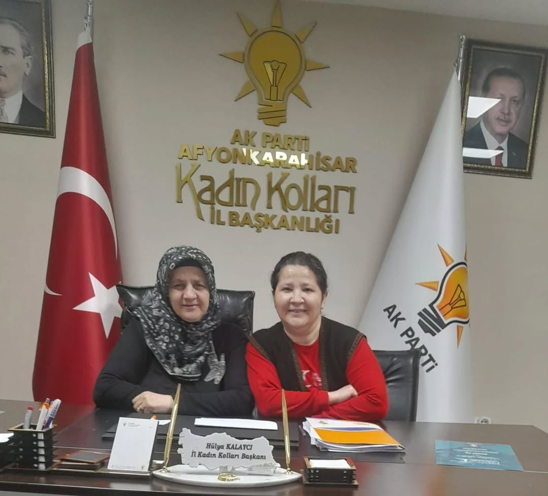 AK Parti Afyonkarahisar İl Kadın Kolları Üyeleri Parti Binasında Nöbette