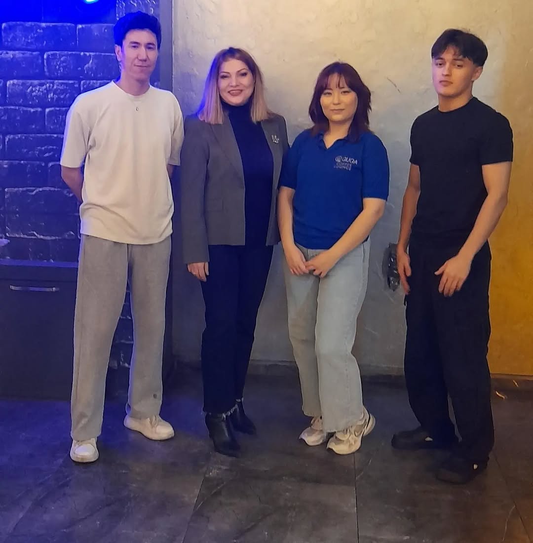 AK Parti Afyonkarahisar Kadın Kolları Türk Devletleriyle İlişkiler Birimi Başkanı Sevgi Yurtalan, Afyon Kocatepe Üniversitesi'nde Türk Dünyası Öğrencileriyle Buluştu