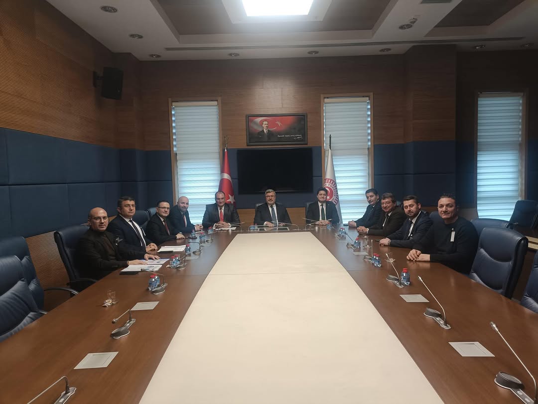 Ak Parti Afyonkarahisar Milletvekili Ali Özkaya, Gazi Meclisi'nde Bolvadin Heyetiyle Toplandı