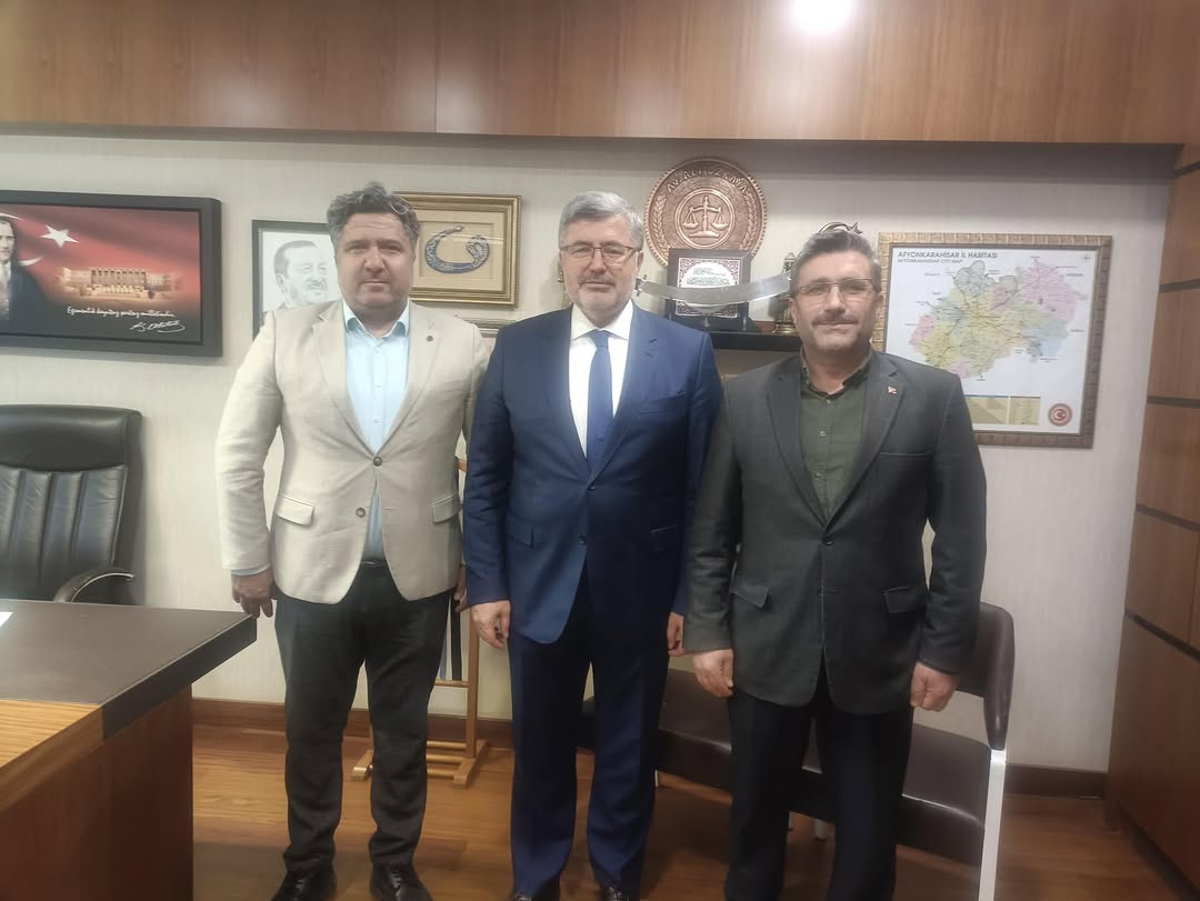Ak Parti Afyonkarahisar Milletvekili Ali Özkaya Hocalar Belediye Başkanı ve İGM Üyesini Gazi Meclisinde Ağırladı