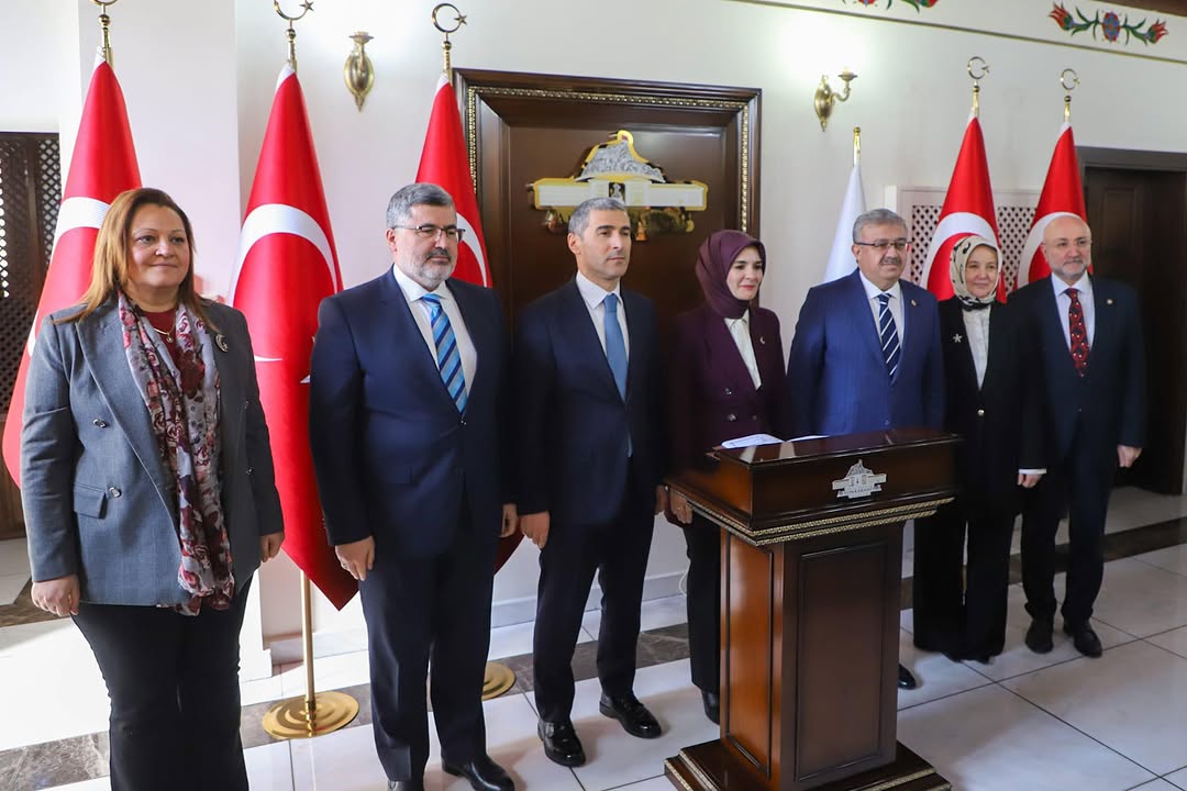 Ak Parti Afyonkarahisar Milletvekili Ali Özkaya, Vali Dr. Naci Aktaş'ı Ziyaret Etti