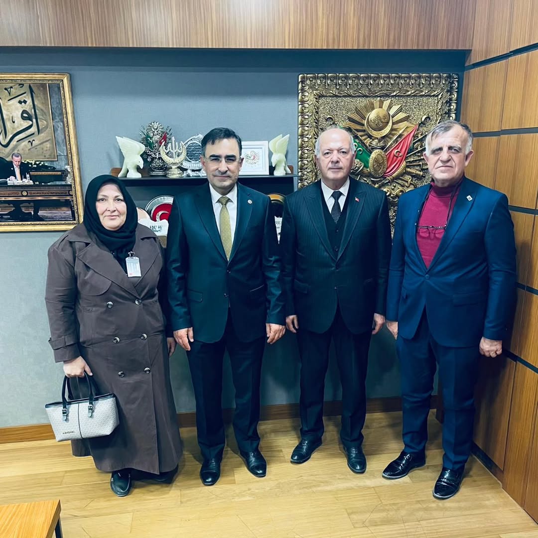 Ak Parti Afyonkarahisar Milletvekili Hasan Arslan, Evciler İlçe Başkanı Ali Dede Savaş ve Teşkilat Başkanı Ahmet Karaoğlu ile Bir Araya Geldi