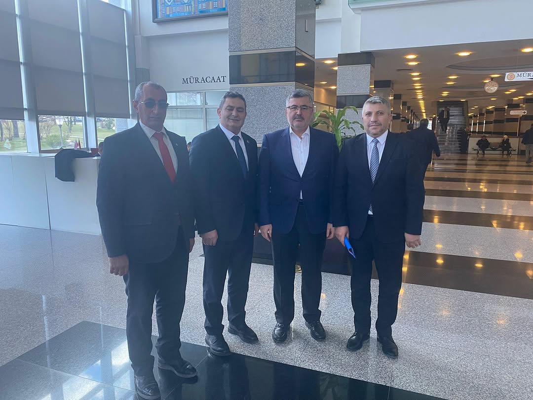 AK Parti Çobanlar İlçe Başkanı Murat Yeşil ve Belediye Başkanı Ali Altuntaş, Gazi Meclis'i Ziyaret Etti
