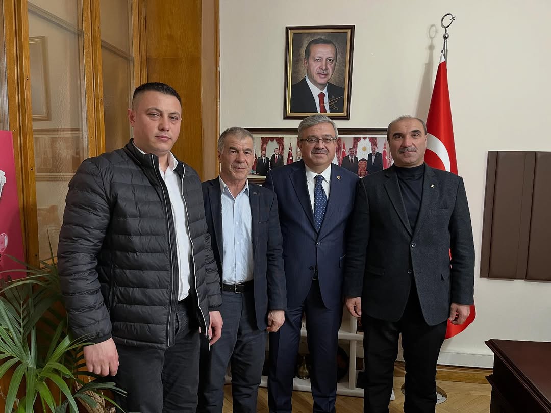 AK Parti İlçe Başkanı ve Hemşehrileri TBMM'de Misafir Edildi