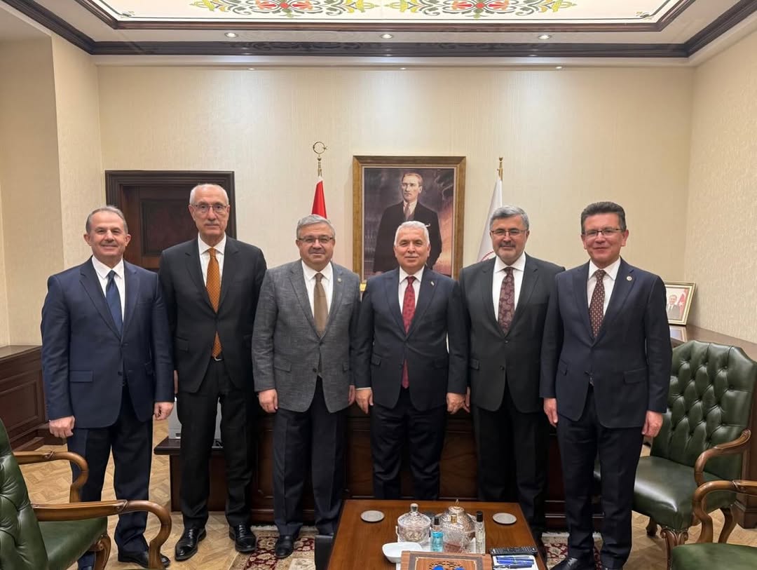 Ak Parti Milletvekilleri Ankara'da İçişleri Bakanlığı Personel Genel Müdürlüğü Görevine Başlayan Aziz Yıldırım'ı Ziyaret Etti