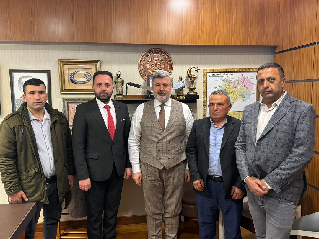 AK Parti Şuhut Karaadilli Belde Başkanı Hasan Şentürk ve Hemşehrileri Gazi Meclisinde Misafir Edildi