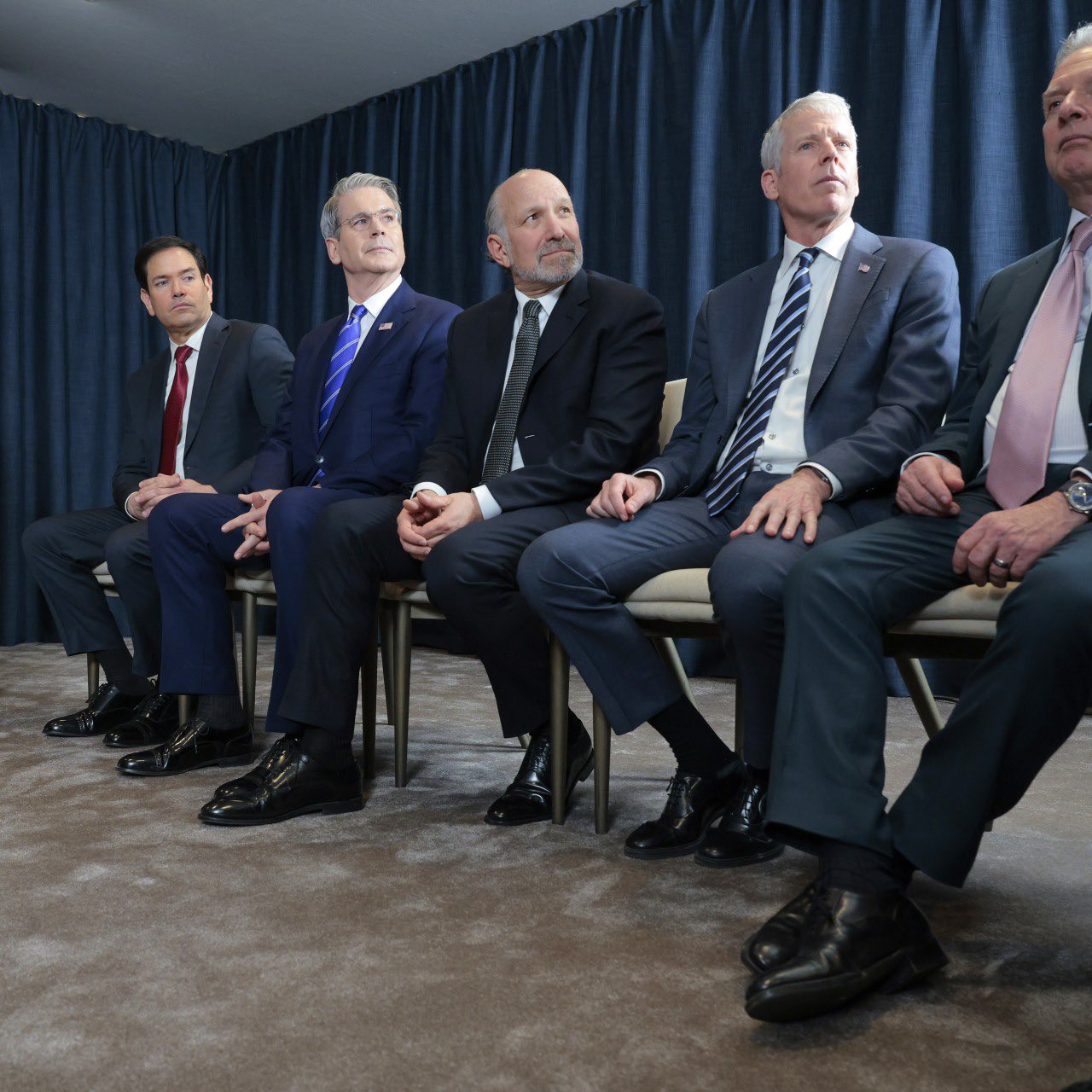 Bakanlar Ayakkabı Krizi Yaşıyor