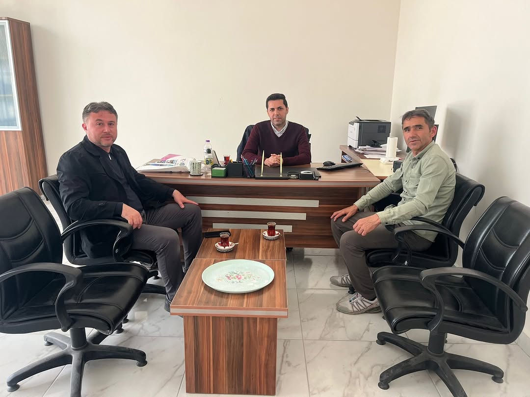 Belediye Başkanı ve AK Parti Belde Başkanı tarafından Vergi Dairesi Şube Müdürü Ziyareti Nasıl Değerlendirildi?