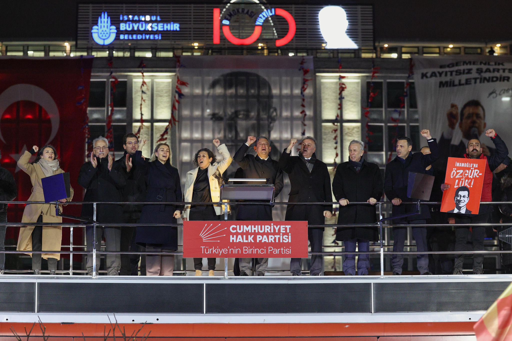 Belediye Başkanlarına Destek Gösterisi