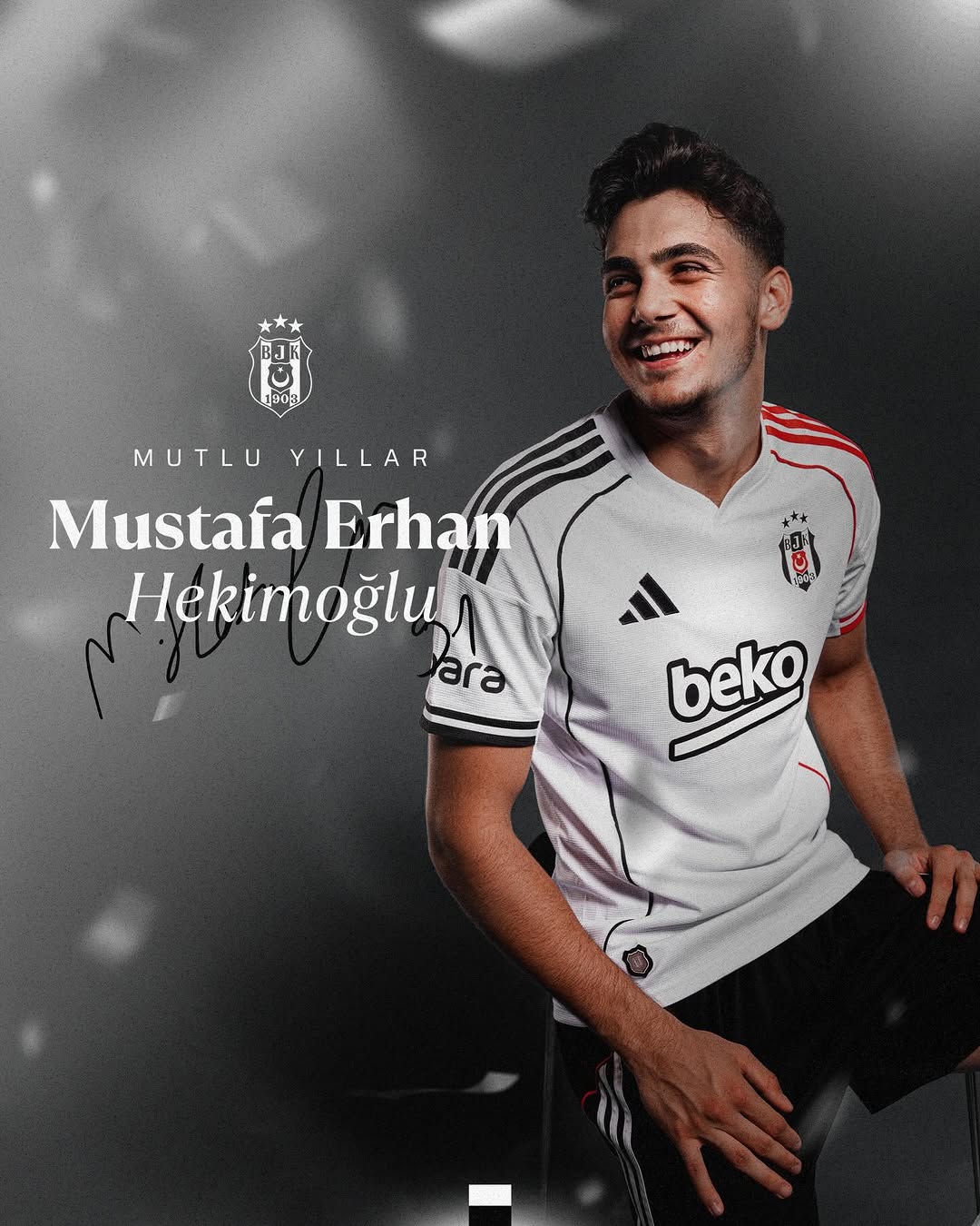 Beşiktaş Futbol Takımı'ndan Mustafa Erhan Hekimoğlu'na Doğum Günü Kutlaması