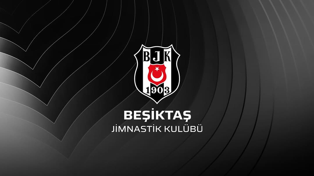 Beşiktaş Futbolcusu Junior Olaitan ve Eşi Rahmat Olaitan'a Kız Çocuğu Müjdesi