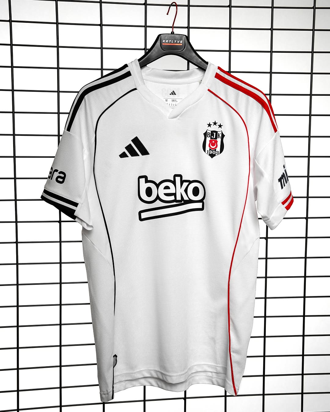 Beşiktaş Spor Kulübü Beyaz Forma ve Şortla Maça Çıkıyor