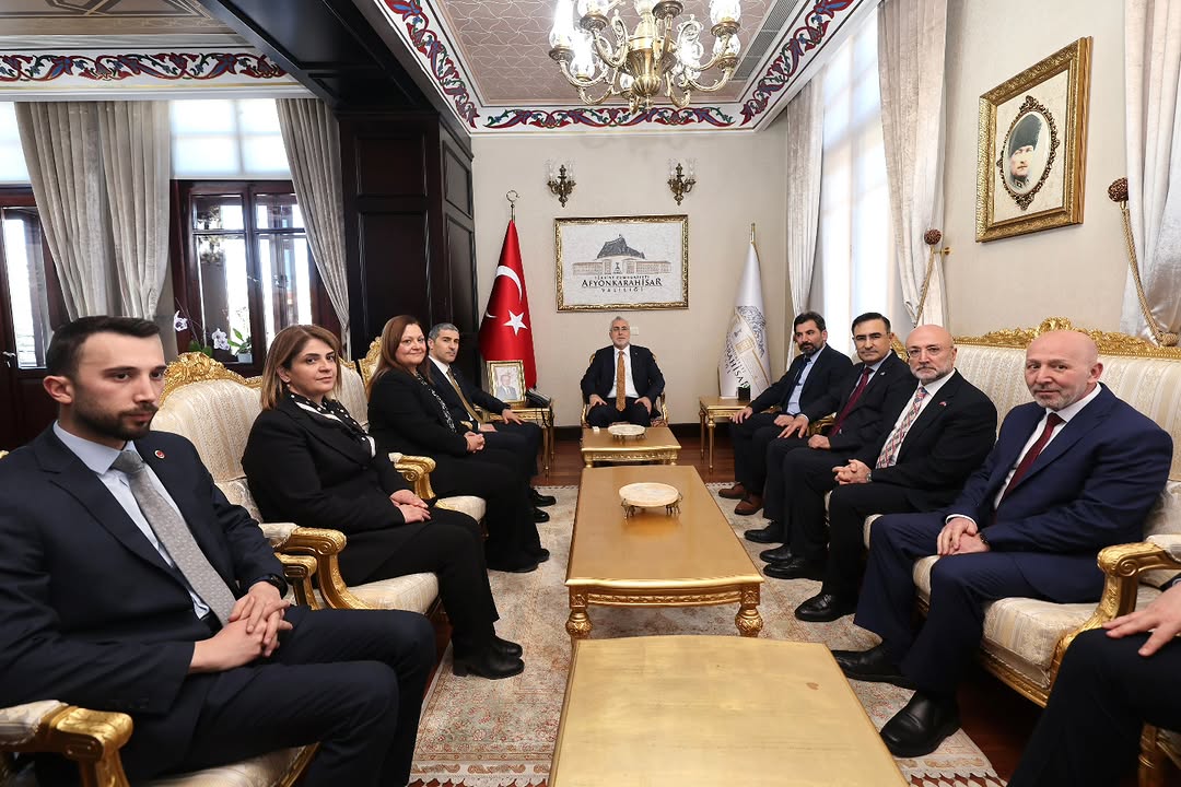 Çalışma ve Sosyal Güvenlik Bakanı Vedat Işıkhan'dan Afyonkarahisar Valisi Naci Aktaş'a Ziyaret