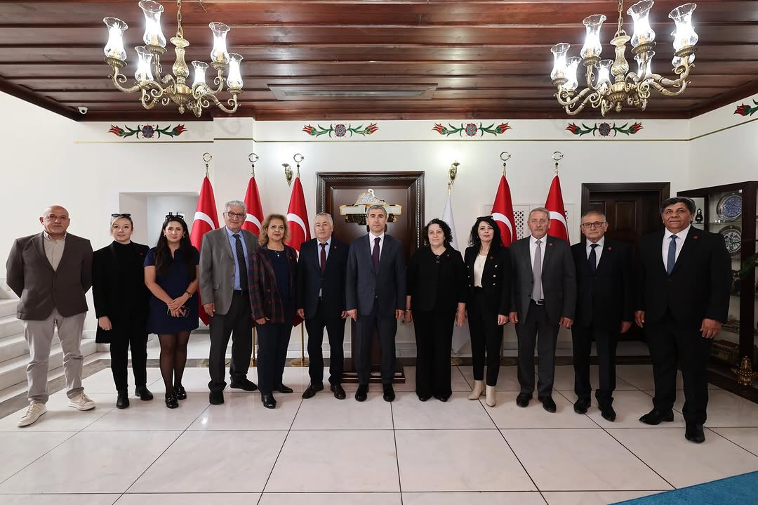 CHP Afyonkarahisar İl Başkanı ve Yönetimi Valiye Ziyarette Bulundu!