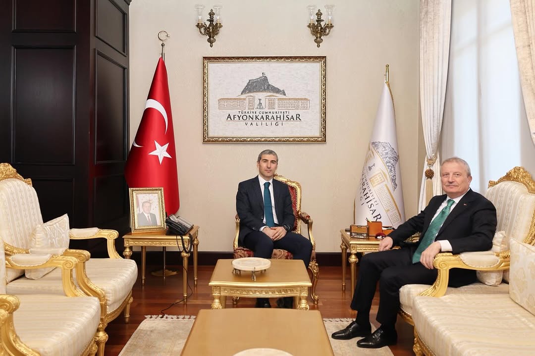 Dr. Mahmut Koçak, Vali Dr. Naci Aktaş'a Hayırlı Olsun Ziyaretinde Bulundu