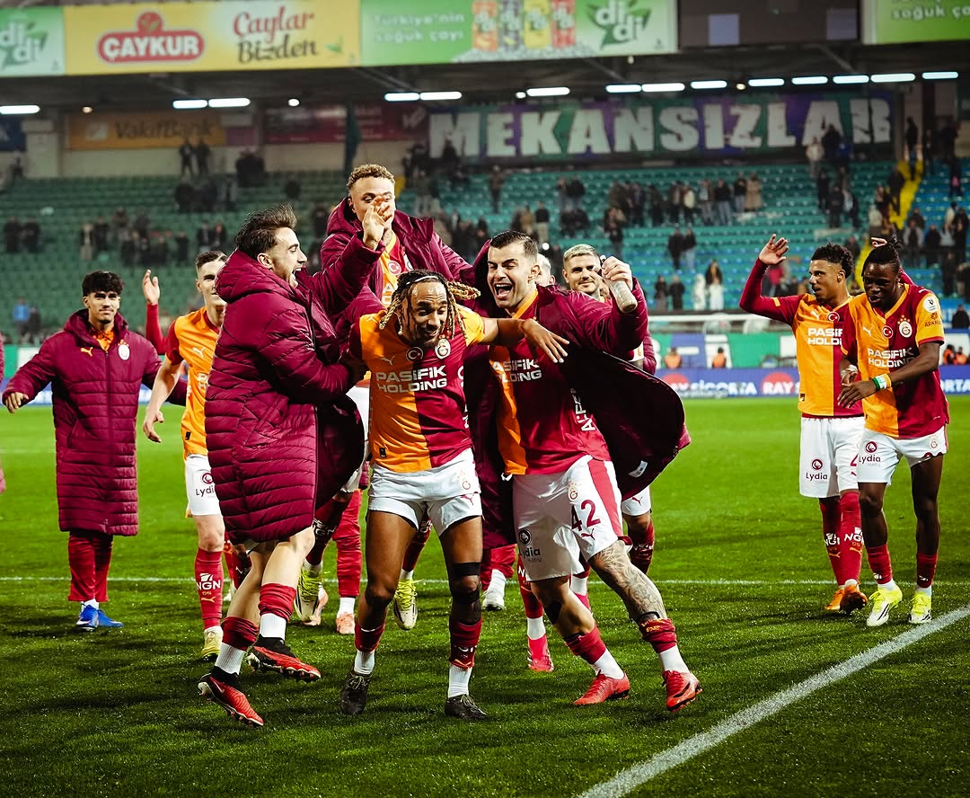 Galatasaray Ailesine İyi Geceler Mesajı