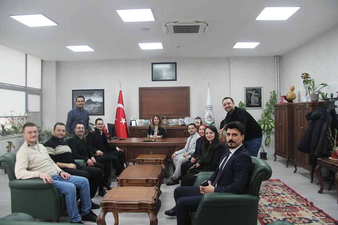 Genç Avukatlar Meclisi Başkanı Av. Selman BAYAR ve Üyelerinin Baro Başkanı Av. M. İpek YILMAZ GÖKTÜRK'ü Ziyareti