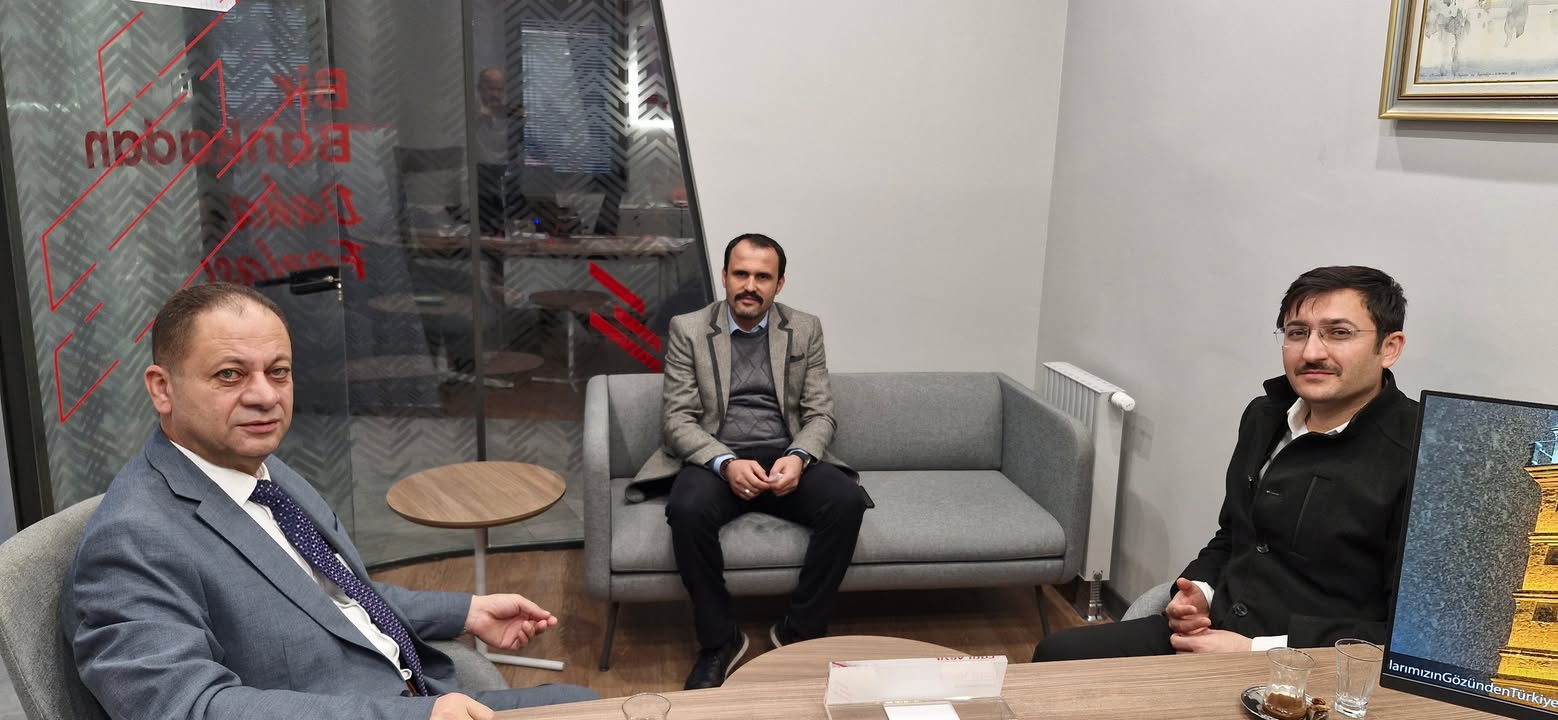 İlçe Müftüsü Hüseyin Aka, Umre Dönüşü Ziraat Bankası ve Tarım Kredi Müdürlerini Ziyaret Etti