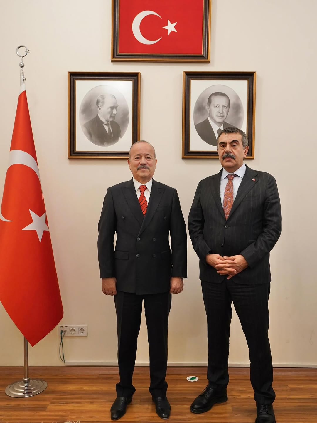 Mhp Afyonkarahisar Milletvekili Mehmet Taytak, Milli Eğitim Bakanı Yusuf Tekin'i Ziyaret Etti