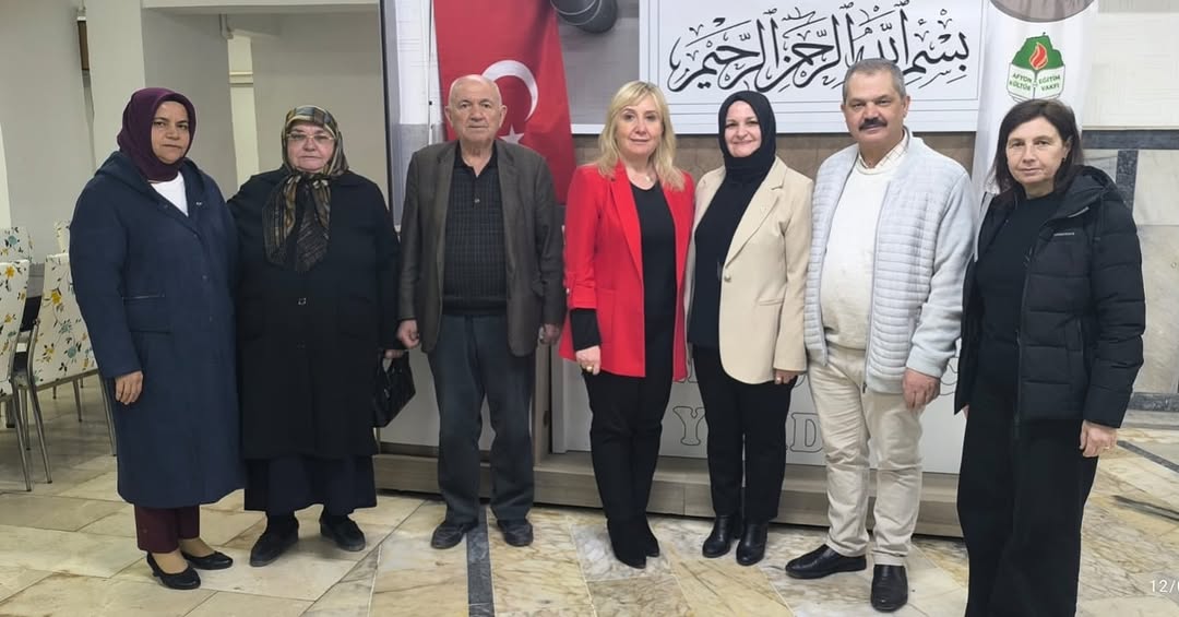 MHP Emirdağ İlçe KAÇEP Başkanı Songül Ün'ün İftar Davetine Katıldık