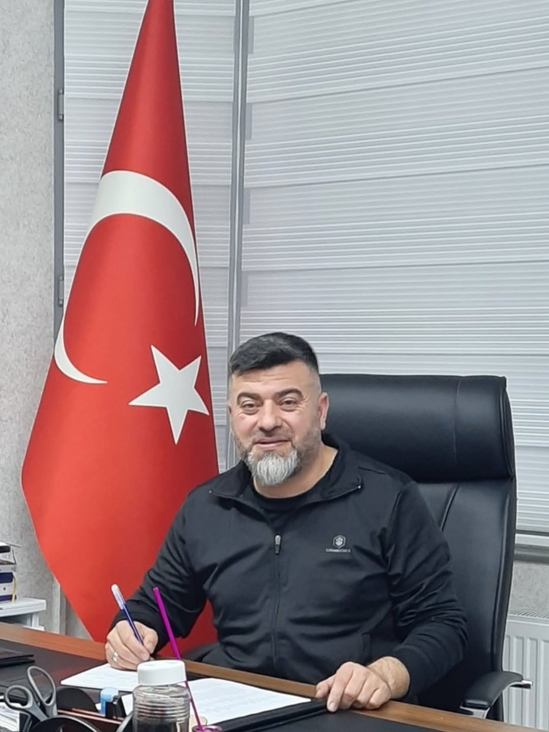 Muhtar Suat Uygur'dan Farklı Bir Yaklaşım: Yılan Benzeri Değil, Çay İçmeye Geldim