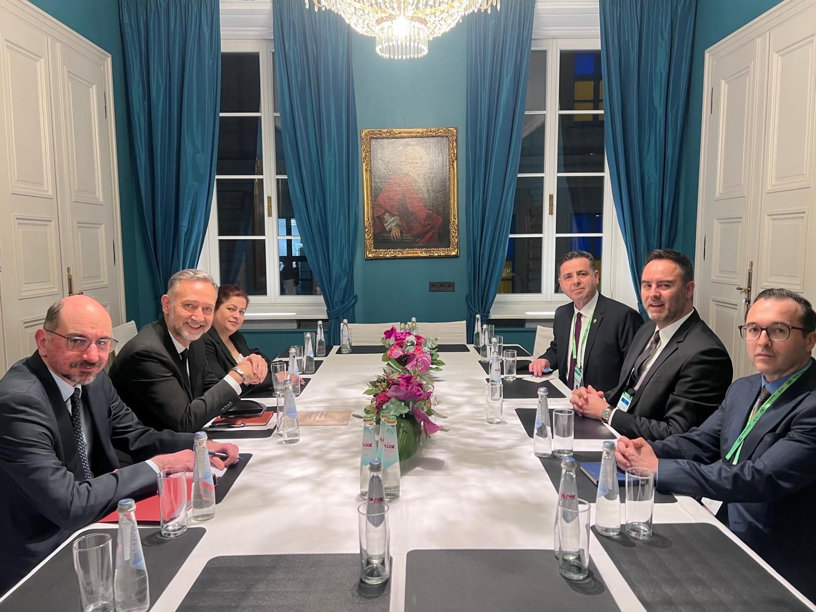 Münih'te Diplomatik Görüşmeler