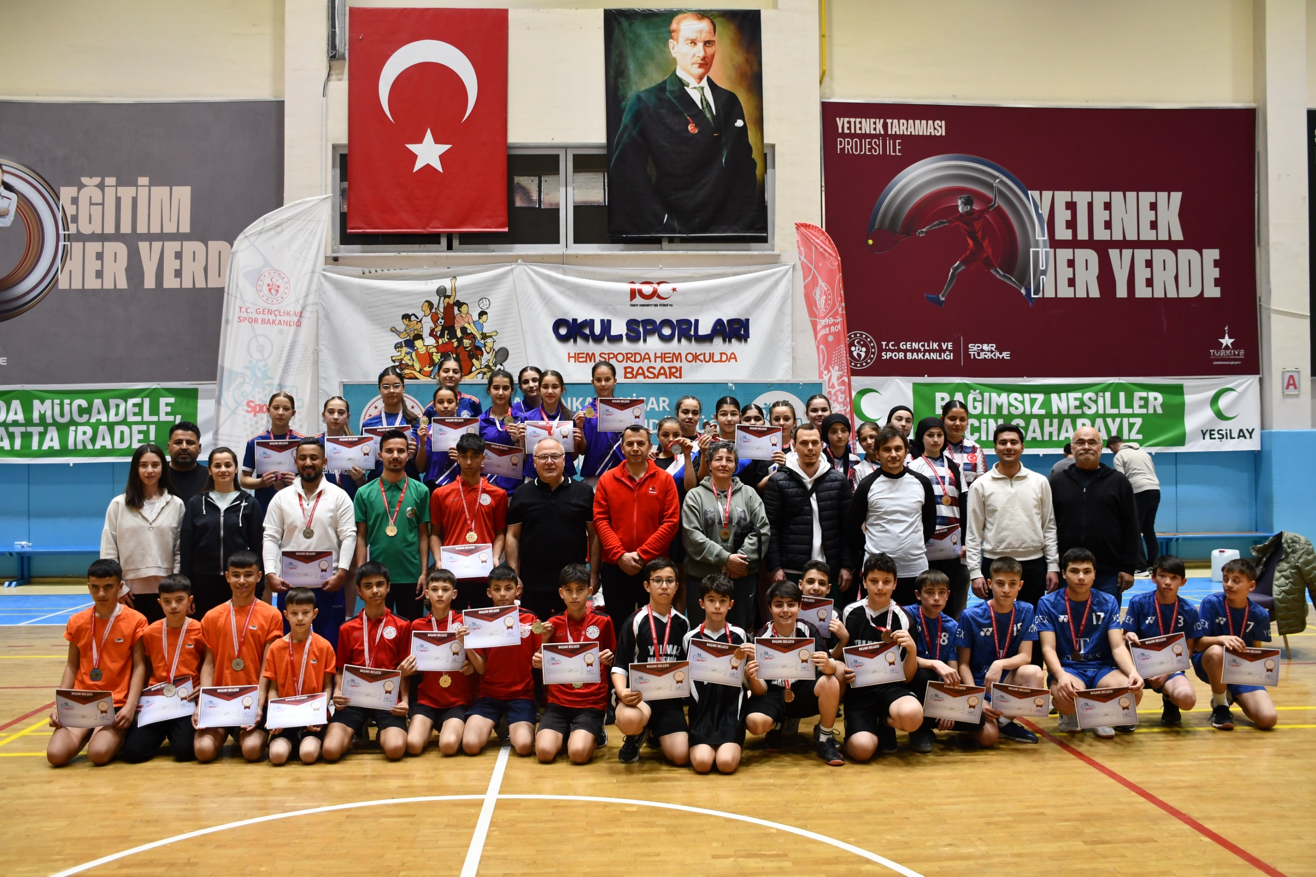 Okul Sporları Badminton Yıldızlar Grup Müsabakaları Sona Erdi