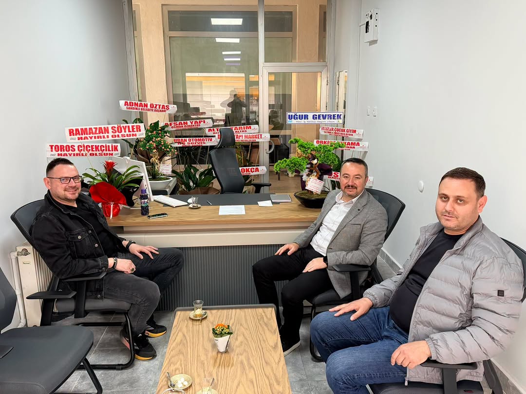 Sandıklı Belediye Başkanı Adnan Öztaş, Sarısayın Emlak'ı Ziyaret Etti