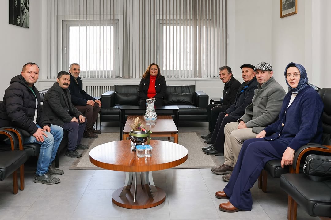 Sebze ve Meyveciler Esnaf Odası Başkanı Veysel Gök ve Yönetim Kurulu Üyeleri İle Görüş Alışverişinde Bulundu