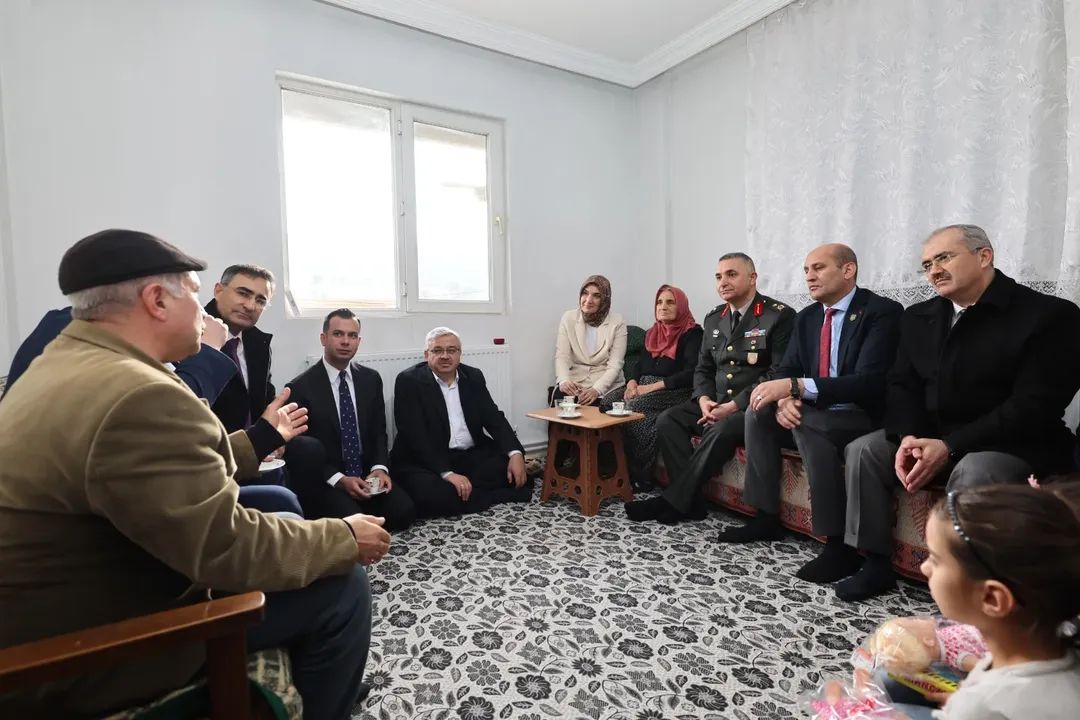 Şehit Ailesine Anlamlı Ziyaret