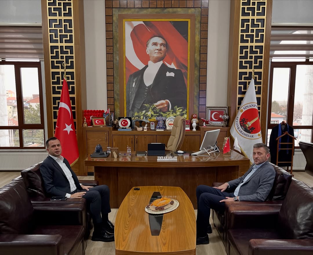 Sinanpaşa Belediye Başkanı Tolga YILDIRIM, Kaymakam Emrah ASLAN'ı Ziyaret Etti