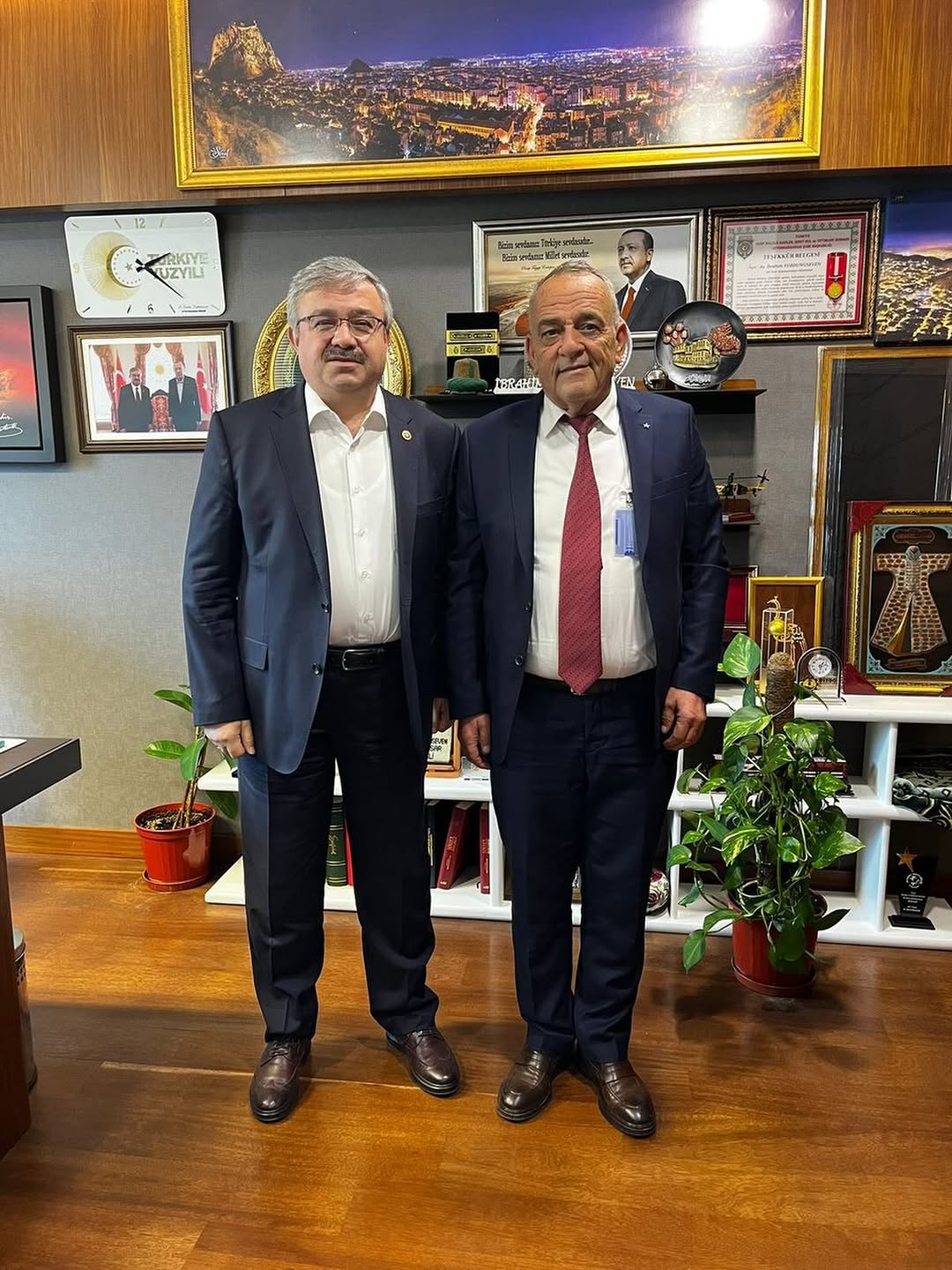 Sinanpaşa Güney Belediye Başkanı Erol Karabacak'ın Vefatını Duyurdu