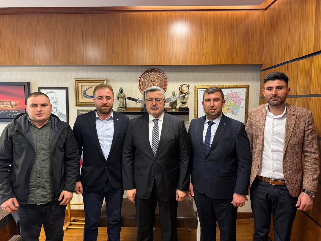 Şuhut Hallaç Köyü Muhtarı ve Azaları Gazi Meclis'te Misafir Edildi