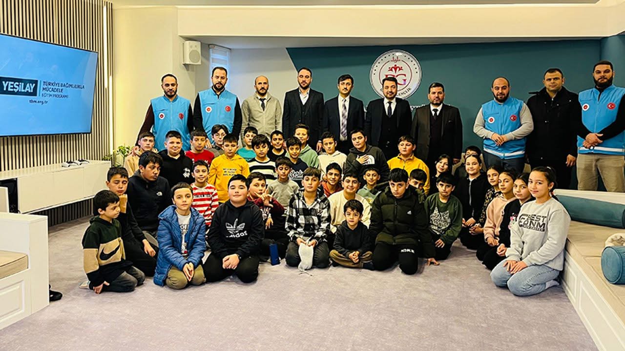 Sultandağı'nda Gençler Bağımlılık Konusunda Bilgilendirildi