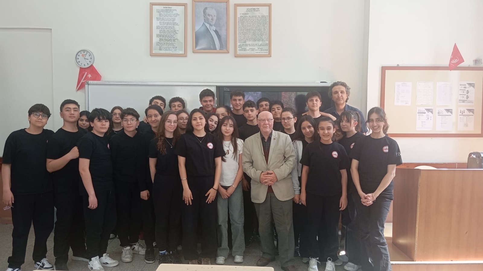 Tarihi Afyon Lisesi’nde Sanat Ve Edebiyat Buluşması