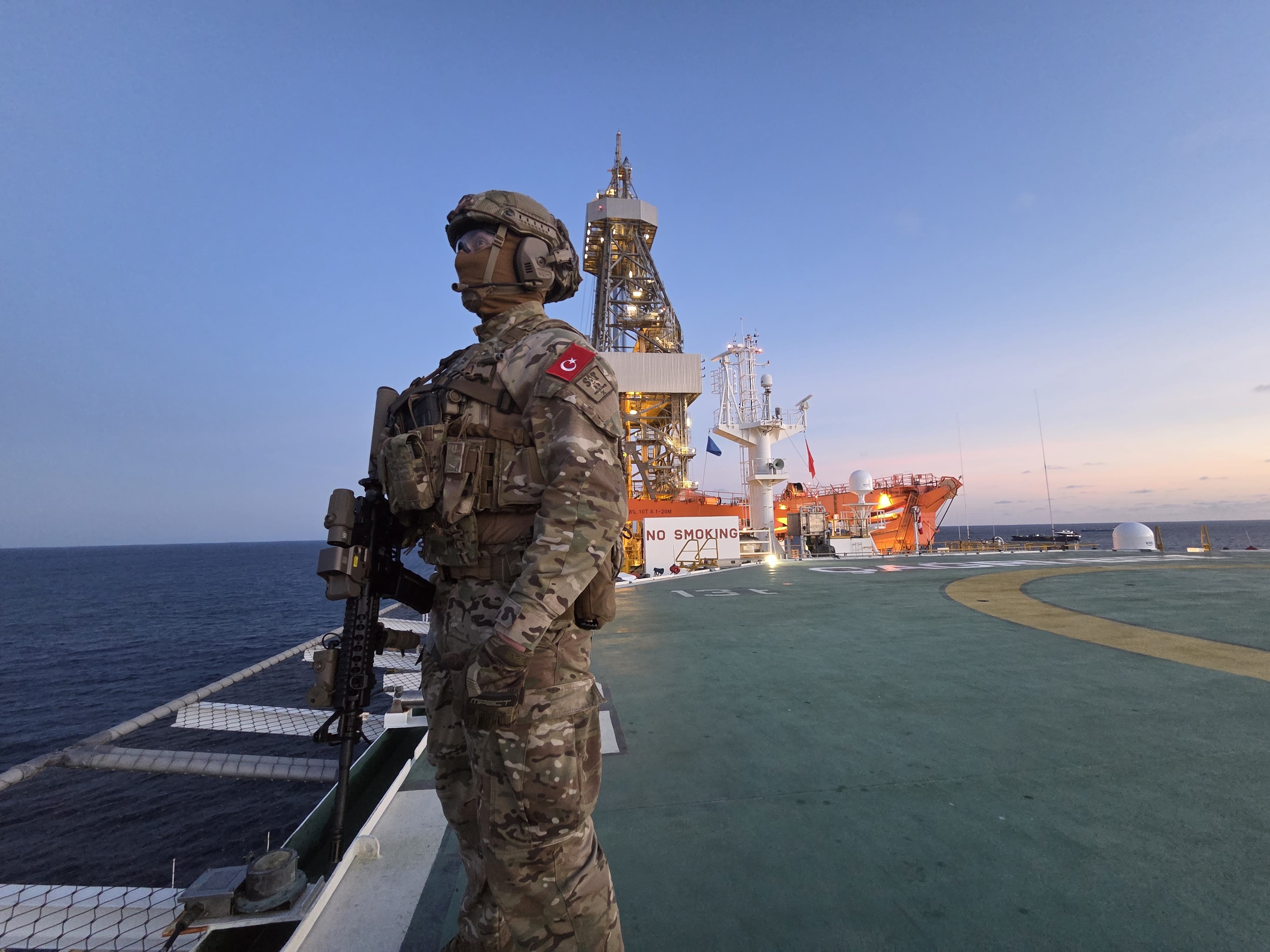 Türk Deniz Görev Grubu, Çağrı Bey'e koruma sağlıyor