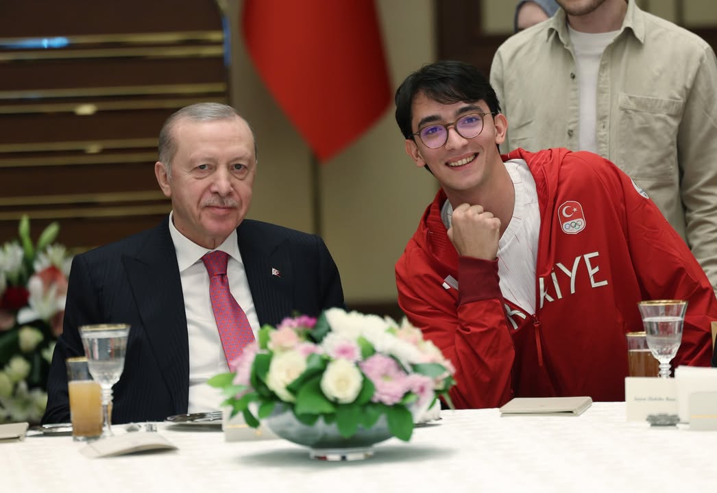 Türkiye Cumhurbaşkanı Recep Tayyip Erdoğan'dan Gençlere Çağrı