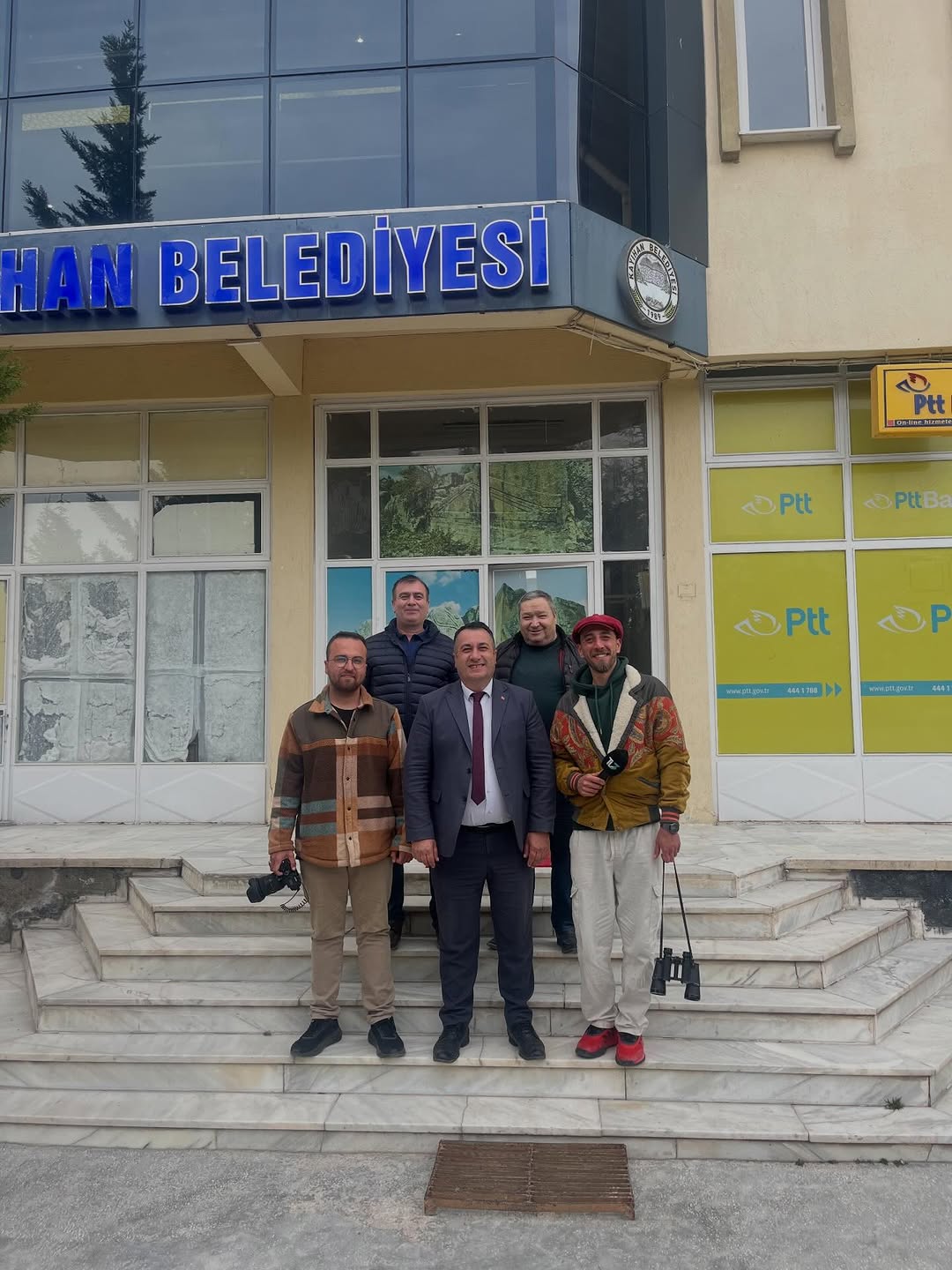 TV3’ün Yaban Otu Programının Yapımcısı Oğuzhan Özdemir Kayıhan Belediye Başkanı Mustafa Demiray’ı Ziyaret Etti